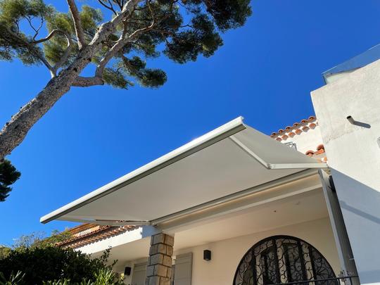 Store De Terrasse Banne Coffre HEMERA