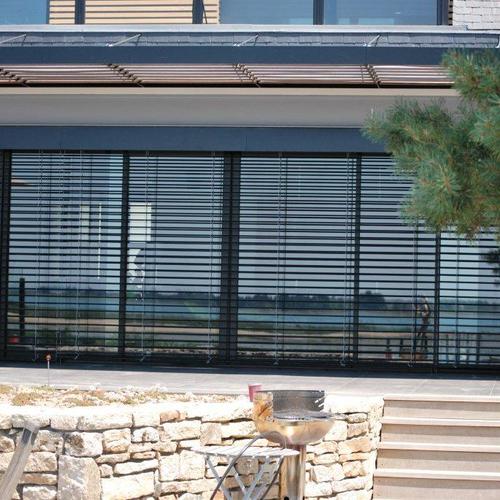 Stores extérieurs Stores baies vitrées et façades Brise Soleil Orientable BSO 