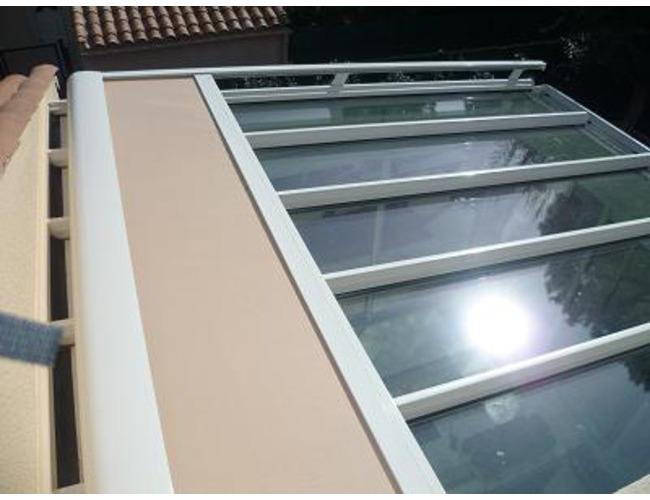 Store de V&eacute;randa ALIZE
ALIZE tamise la lumi&egrave;re et r&eacute;duit consid&eacute;rablement l'effet de serre