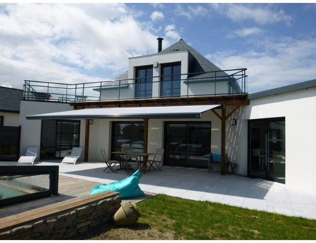 Store banne coffre HERMES Lumina LED
Son design raffin&eacute; et ses lignes d&eacute;licates s'adaptent &agrave; tous les types de fa&ccedil;ade